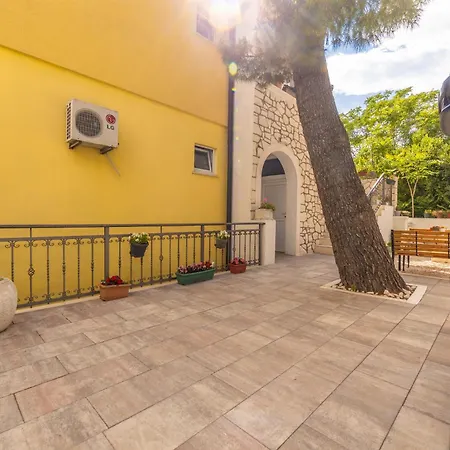 Apartment Sime Brist