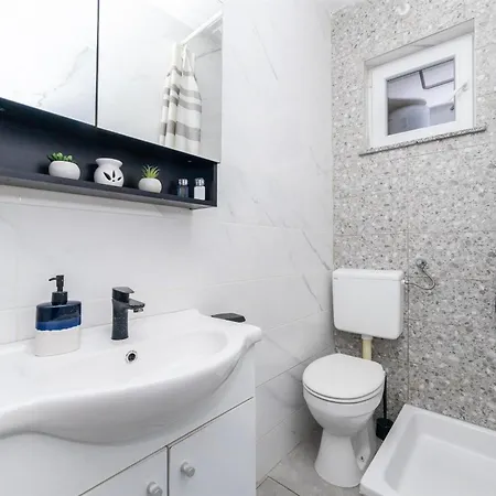 Sime Apartment *