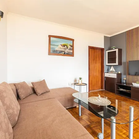 Sime Apartment Brist