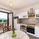 Apartments More Brist