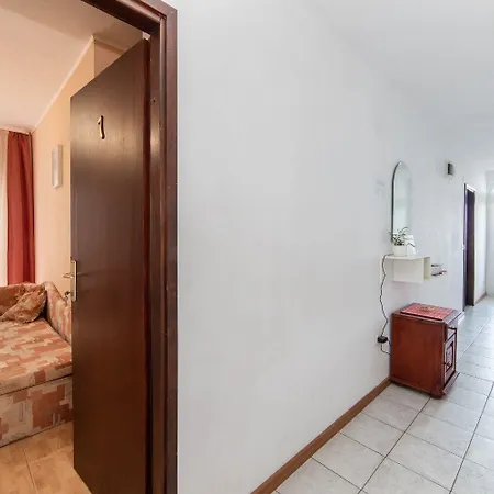 Apartament Apartments More Brist