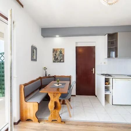 Apartments More Apartman Brist