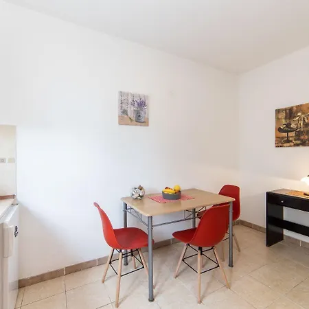 Apartament Apartments More Brist