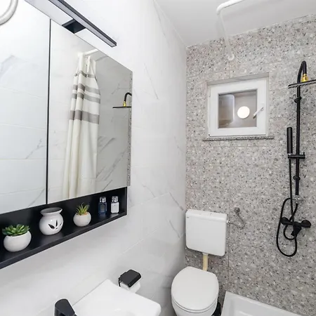 Sime Apartamento Brist
