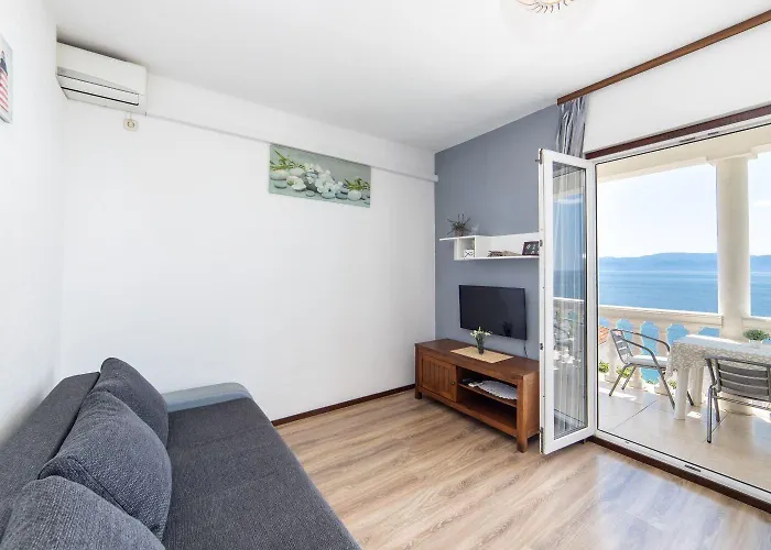 Apartament Apartments More *