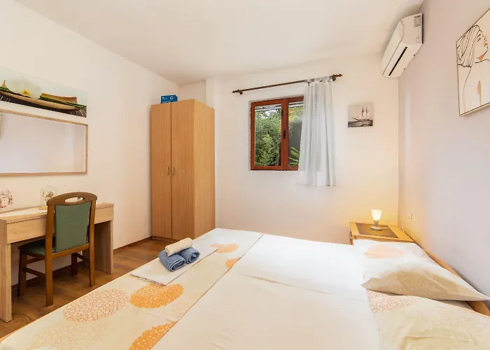 Apartament Apartments More *
